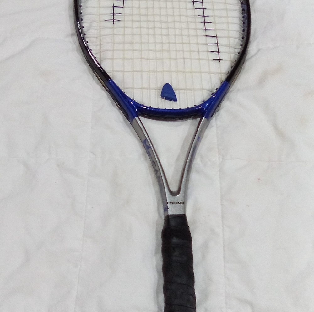 Head Racket with Blue and Black Design Mg To S6